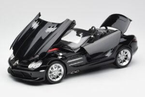 Mercedes SLR McLaren Roadster R199 Crystal Galaxit Must Minichamps 1:18 B66961004 Metall - pilt 2/8