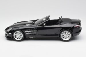 Mercedes SLR McLaren Roadster R199 Crystal Galaxit Must Minichamps 1:18 B66961004 Metall - pilt 4/8