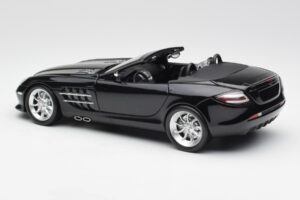 Mercedes SLR McLaren Roadster R199 Crystal Galaxit Must Minichamps 1:18 B66961004 Metall - pilt 7/8