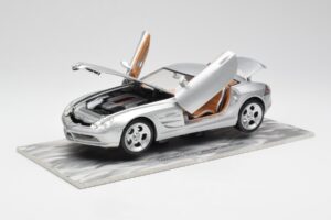 Mercedes SLR Vision Hõbe Limiteeritud Väljaanne Alumiiniumalusega Bburago 1:18 B66962102 Metall - pilt 2/8