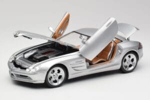 Mercedes SLR Vision Liquid Hõbe Maisto 1:18 B66962101 Metall - pilt 2/8
