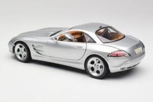 Mercedes SLR Vision Liquid Hõbe Maisto 1:18 B66962101 Metall - pilt 7/8