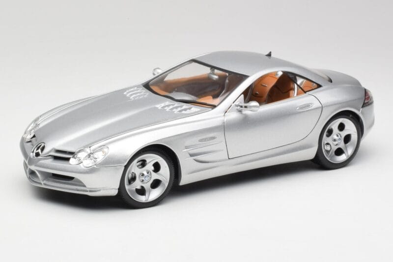Mercedes SLR Vision Liquid Hõbe Maisto 1:18 B66962101 Metall