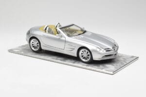 Mercedes SLR Vision Roadster Liquid Hõbe Maisto 1:18 B66963208 Metall - pilt 6/8