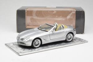 Mercedes SLR Vision Roadster Liquid Hõbe Maisto 1:18 B66963208 Metall - pilt 8/8