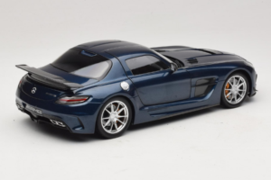 Mercedes SLS AMG Black Series Daytona Blue Metallic Minichamps 1:18 110033026 Metall - pilt 3/8