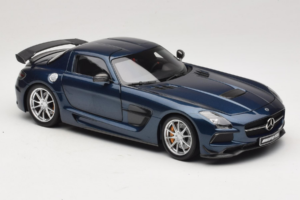 Mercedes SLS AMG Black Series Daytona Blue Metallic Minichamps 1:18 110033026 Metall - pilt 6/8