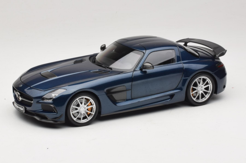 Mercedes SLS AMG Black Series Daytona Blue Metallic Minichamps 1:18 110033026 Metall