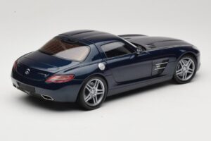Mercedes SLS AMG C197 Blue Metallic Minichamps 1:18 100039021 Metall - pilt 3/8