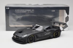 Mercedes AMG SLS C197 GT3 45 Aastat Driving Performance Minichamps 1:18 151133100 Metall - pilt 6/6
