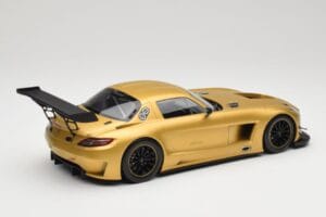 Mercedes AMG SLS C197 GT3 Street Kuldne Minichamps 1:18 151113106 Metall - pilt 2/6
