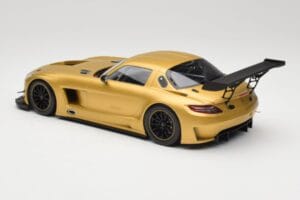 Mercedes AMG SLS C197 GT3 Street Kuldne Minichamps 1:18 151113106 Metall - pilt 5/6