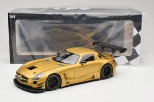 Mercedes AMG SLS C197 GT3 Street Kuldne Minichamps 1:18 151113106 Metall - pilt 6/6