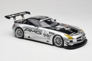 Mercedes AMG SLS C197 GT3 Team AMG China #96 M. Hakkinen / C. Cheng Zhuhai 6th 2011 Minichamps 1:18 151113196 Metall - pilt 4/6