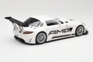 Mercedes AMG SLS C197 GT3 Street Valge Minichamps 1:18 151123107 Metall - pilt 2/6