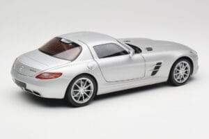 Mercedes SLS AMG C197 Iridium Hõbedane Minichamps 1:18 100039026 Metall - pilt 3/8