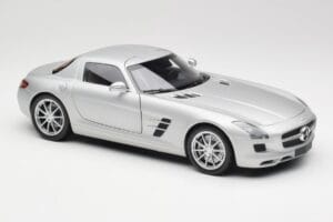 Mercedes SLS AMG C197 Iridium Hõbedane Minichamps 1:18 100039026 Metall - pilt 6/8