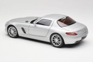 Mercedes SLS AMG C197 Iridium Hõbedane Minichamps 1:18 100039026 Metall - pilt 7/8