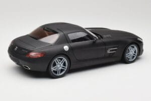 Mercedes SLS AMG C197 Matte Black Minichamps 1:18 100039027 Metall - pilt 3/8