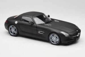 Mercedes SLS AMG C197 Matte Black Minichamps 1:18 100039027 Metall - pilt 6/8
