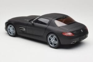 Mercedes SLS AMG C197 Matte Black Minichamps 1:18 100039027 Metall - pilt 7/8
