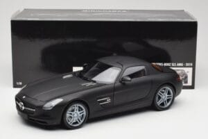 Mercedes SLS AMG C197 Matte Black Minichamps 1:18 100039027 Metall - pilt 8/8