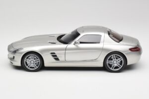 Mercedes SLS AMG C197 Matt Hõbedane Minichamps 1:18 100039029 Metall - pilt 4/8