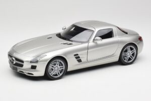 Mercedes SLS AMG C197 Matt Hõbedane Minichamps 1:18 100039029 Metall