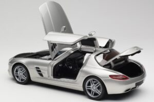 Mercedes SLS AMG C197 Matt Hõbedane Minichamps 1:18 100039029 Metall - pilt 5/8
