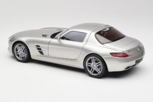 Mercedes SLS AMG C197 Matt Hõbedane Minichamps 1:18 100039029 Metall - pilt 7/8