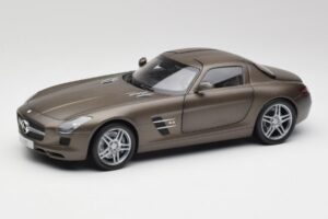 Mercedes SLS AMG C197 Monza Hall Minichamps 1:18 B66960044 Metall