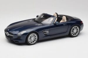 Mercedes SLS AMG R197 Roadster South Seas Sinine Minichamps 1:18 100039031 Metall