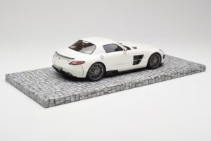 Mercedes Brabus SLS AMG 700 Biturbo Pearl Valge Minichamps 1:18 107032020 Metall - pilt 2/6