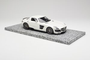 Mercedes Brabus SLS AMG 700 Biturbo Pearl Valge Minichamps 1:18 107032020 Metall - pilt 4/6