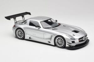 Mercedes SLS AMG GT3 C197 Street Hõbe Minichamps 1:18 151113100 Metall - pilt 4/6