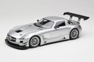 Mercedes SLS AMG GT3 C197 Street Hõbe Minichamps 1:18 151113100 Metall