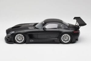 Mercedes SLS AMG GT3 C197 Street Matt Must Minichamps 1:18 151113101 Metall - pilt 3/6