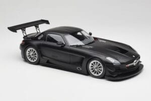 Mercedes SLS AMG GT3 C197 Street Matt Must Minichamps 1:18 151113101 Metall - pilt 4/6
