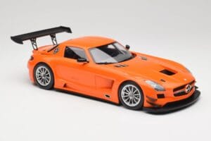 Mercedes SLS AMG GT3 C197 Street Oranž Minichamps 1:18 151113105 Metall - pilt 4/6