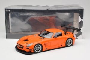 Mercedes SLS AMG GT3 C197 Street Oranž Minichamps 1:18 151113105 Metall - pilt 6/6