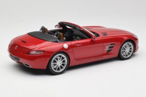 Mercedes SLS AMG R197 Roadster Le Mans Punane Minichamps 1:18 100039030 Metall - pilt 3/8