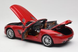 Mercedes SLS AMG R197 Roadster Le Mans Punane Minichamps 1:18 100039030 Metall - pilt 5/8