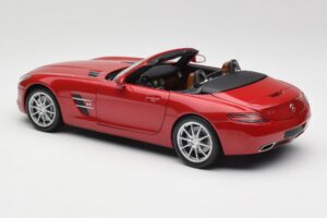 Mercedes SLS AMG R197 Roadster Le Mans Punane Minichamps 1:18 100039030 Metall - pilt 7/8
