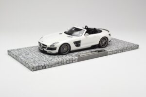 Mercedes Brabus SLS AMG 700 Biturbo Roadster Pearl Valge Minichamps 1:18 107032130 Metall