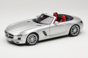 Mercedes SLS AMG Roadster Iridium Hõbedane Minichamps 1:18 B66960078 Metall