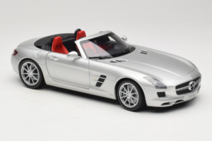 Mercedes SLS AMG Roadster Iridium Hõbedane Minichamps 1:18 B66960078 Metall - pilt 6/8