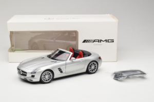 Mercedes SLS AMG Roadster Iridium Hõbedane Minichamps 1:18 B66960078 Metall - pilt 8/8