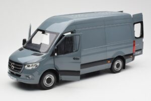 Mercedes Sprinter W907 Sinihall Norev 1:18 183423 Metall - pilt 2/7