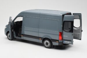 Mercedes Sprinter W907 Sinihall Norev 1:18 183423 Metall - pilt 5/7