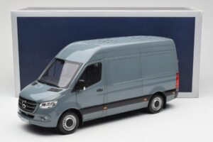 Mercedes Sprinter W907 Sinihall Norev 1:18 183423 Metall - pilt 7/7